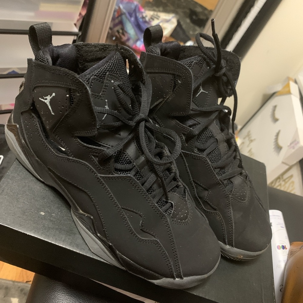 All black Jordan flights